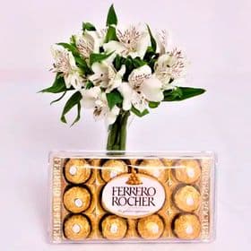 thumb-buque-pequeno-de-astromelias-brancas-ferrero-rocher-0